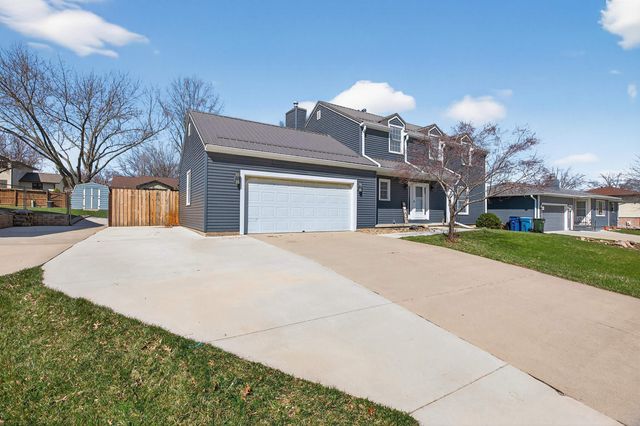 914 Lynda Road, Waterloo, IA 50701