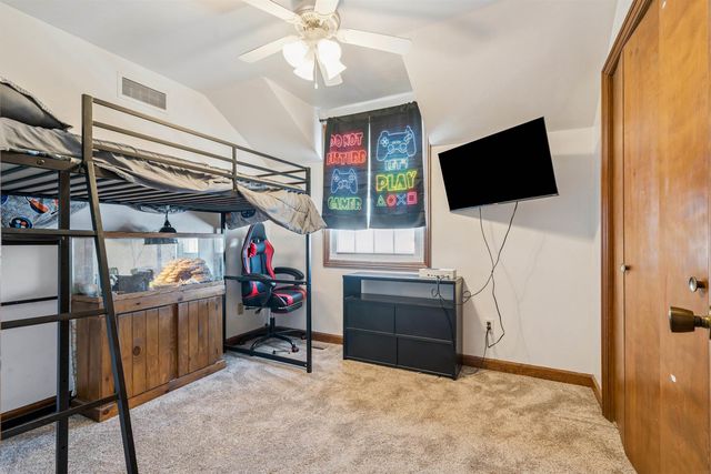 914 Lynda Road, Waterloo, IA 50701