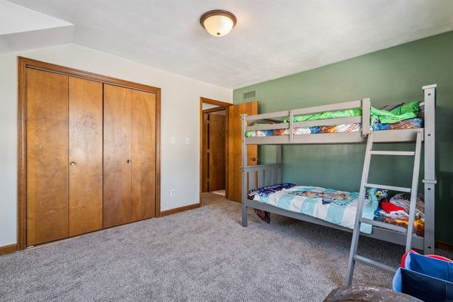 914 Lynda Road, Waterloo, IA 50701