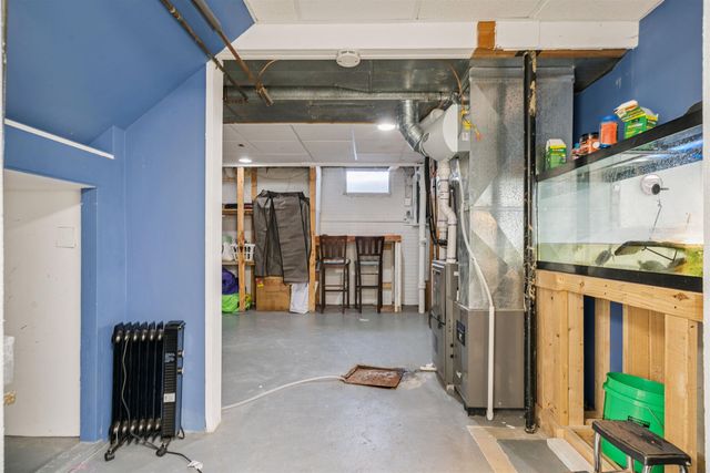 914 Lynda Road, Waterloo, IA 50701