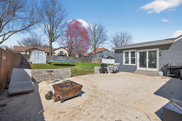 914 Lynda Road, Waterloo, IA 50701