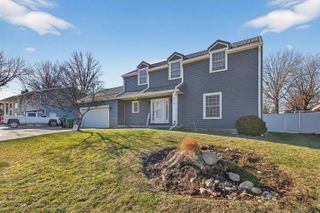 914 Lynda Road, Waterloo, IA 50701