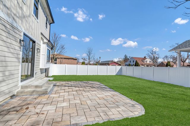 170 W Armitage Avenue, Elmhurst, IL 60126