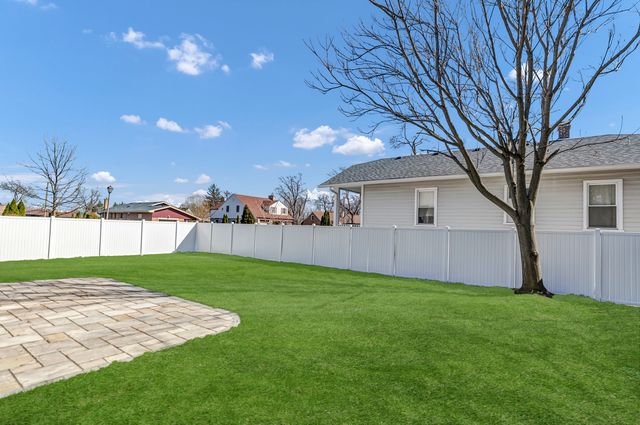 170 W Armitage Avenue, Elmhurst, IL 60126