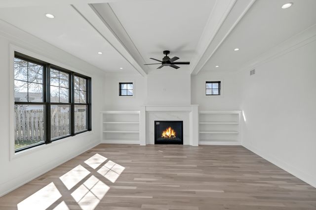 170 W Armitage Avenue, Elmhurst, IL 60126