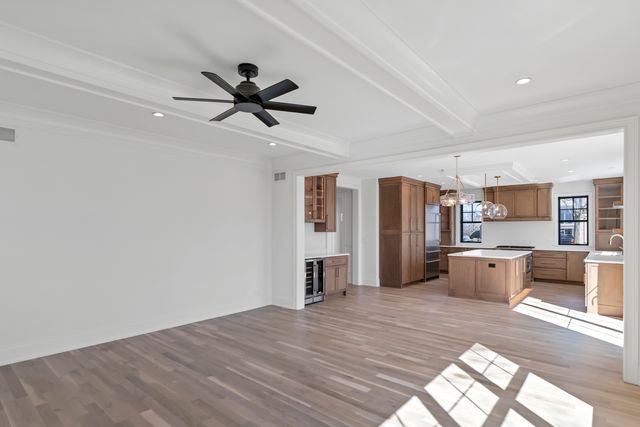 170 W Armitage Avenue, Elmhurst, IL 60126