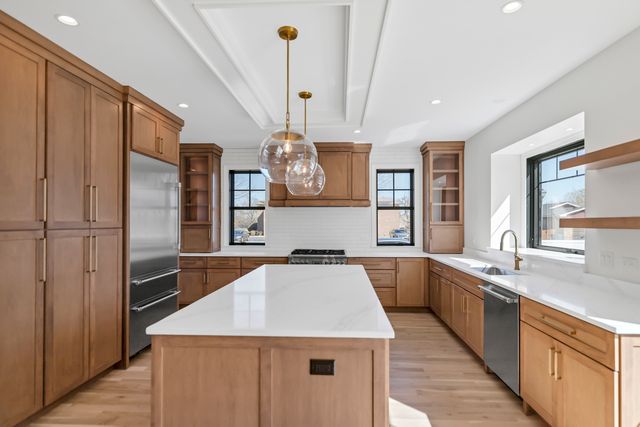 170 W Armitage Avenue, Elmhurst, IL 60126