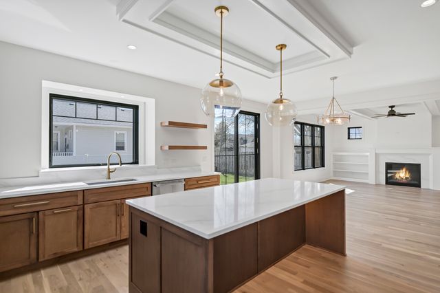 170 W Armitage Avenue, Elmhurst, IL 60126