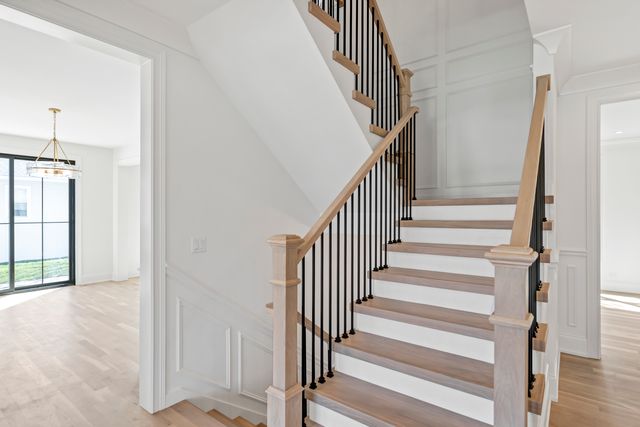 170 W Armitage Avenue, Elmhurst, IL 60126