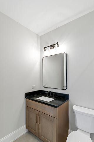 170 W Armitage Avenue, Elmhurst, IL 60126