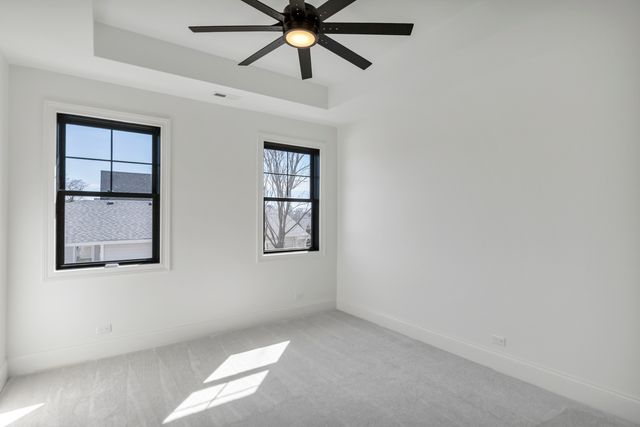 170 W Armitage Avenue, Elmhurst, IL 60126