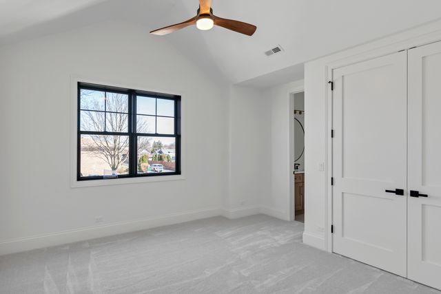 170 W Armitage Avenue, Elmhurst, IL 60126