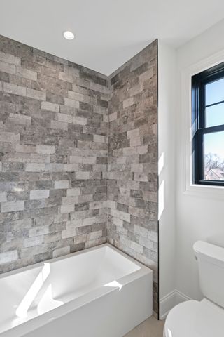 170 W Armitage Avenue, Elmhurst, IL 60126