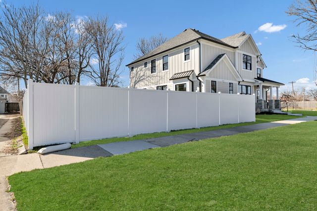 170 W Armitage Avenue, Elmhurst, IL 60126