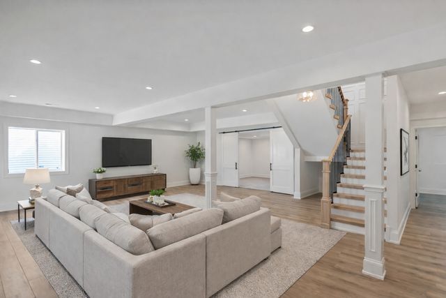 170 W Armitage Avenue, Elmhurst, IL 60126