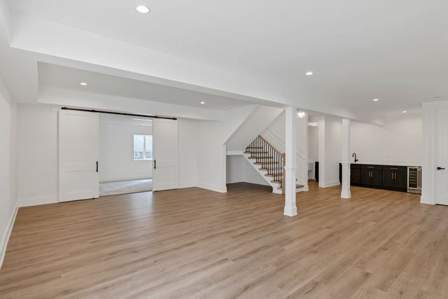 170 W Armitage Avenue, Elmhurst, IL 60126