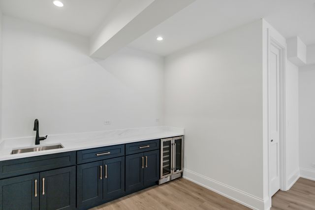 170 W Armitage Avenue, Elmhurst, IL 60126