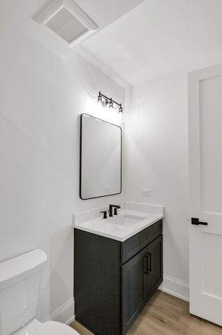 170 W Armitage Avenue, Elmhurst, IL 60126