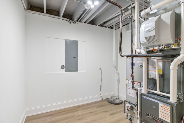 170 W Armitage Avenue, Elmhurst, IL 60126