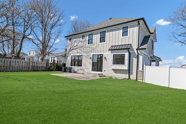 170 W Armitage Avenue, Elmhurst, IL 60126