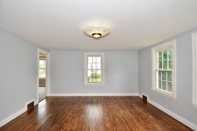 67 Temby St, Springfield, MA 01119