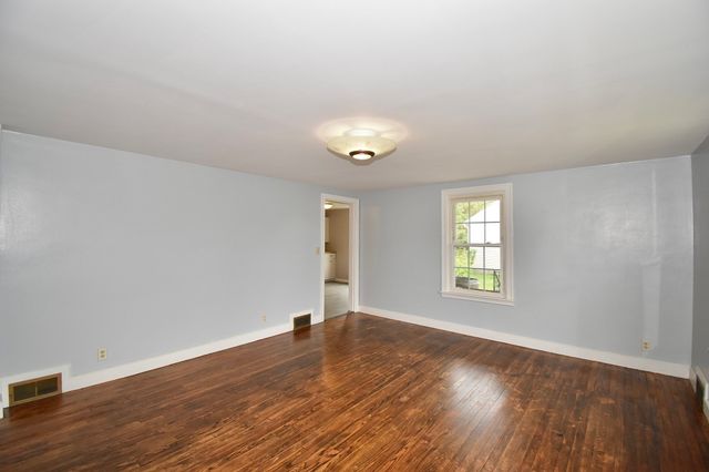 67 Temby St, Springfield, MA 01119