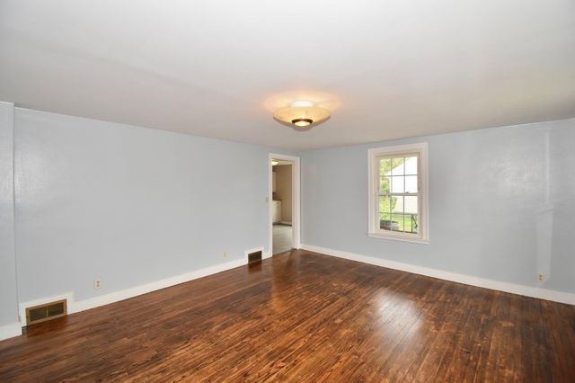 67 Temby St, Springfield, MA 01119