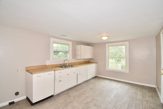 67 Temby St, Springfield, MA 01119