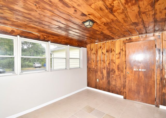 67 Temby St, Springfield, MA 01119