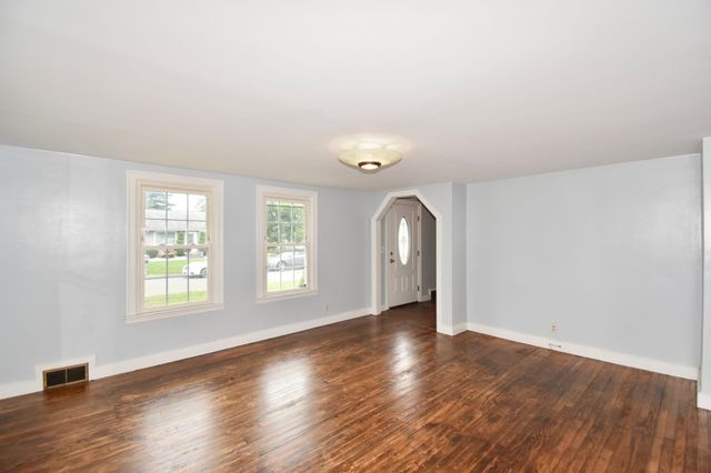 67 Temby St, Springfield, MA 01119