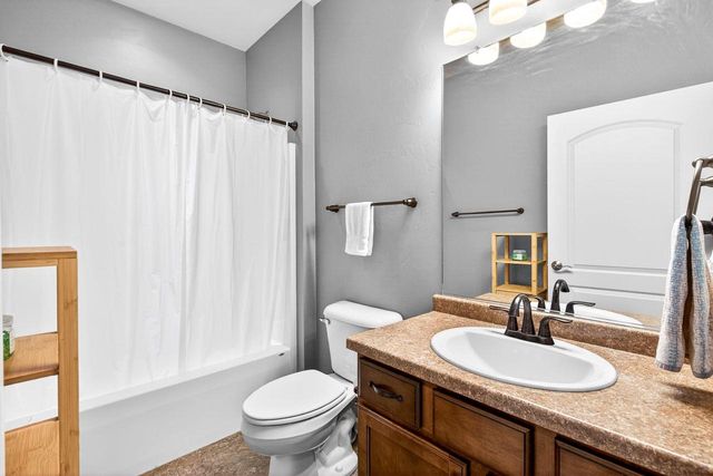 2104 E MILESTONE DRIVE, Appleton, WI 54913
