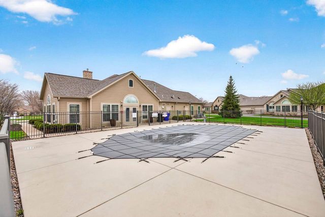 2104 E MILESTONE DRIVE, Appleton, WI 54913