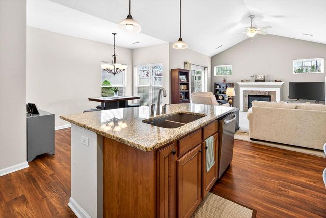 2104 E MILESTONE DRIVE, Appleton, WI 54913