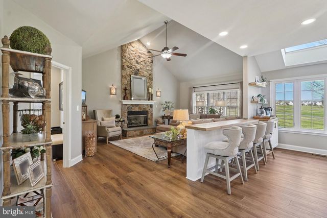 20276 MEDALIST DR, Ashburn, VA 20147