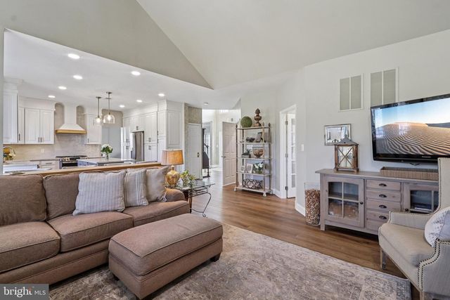 20276 MEDALIST DR, Ashburn, VA 20147