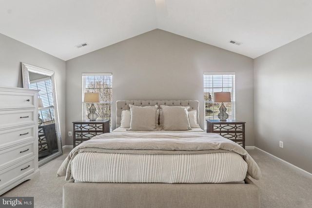 20276 MEDALIST DR, Ashburn, VA 20147