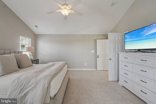 20276 MEDALIST DR, Ashburn, VA 20147