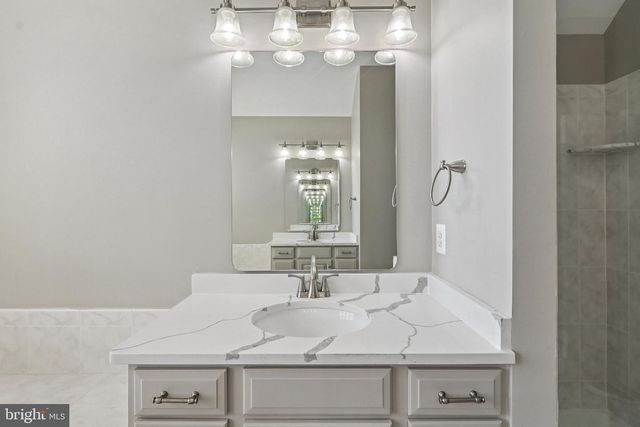 20276 MEDALIST DR, Ashburn, VA 20147