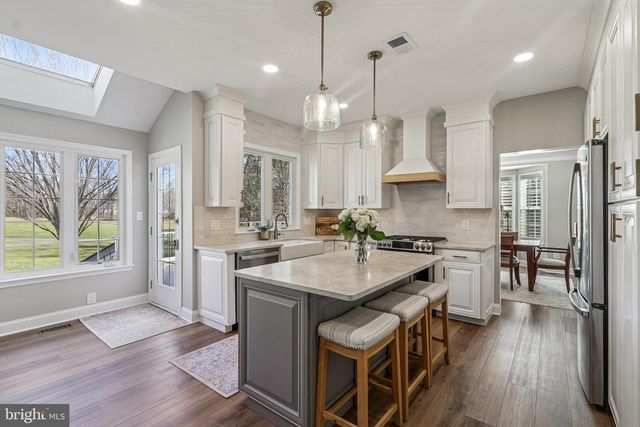 20276 MEDALIST DR, Ashburn, VA 20147