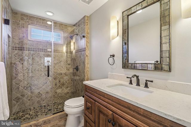 20276 MEDALIST DR, Ashburn, VA 20147