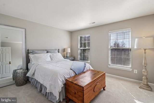 20276 MEDALIST DR, Ashburn, VA 20147