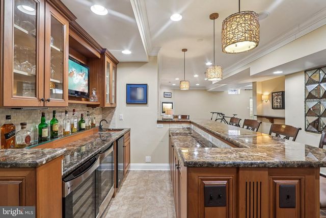 20276 MEDALIST DR, Ashburn, VA 20147