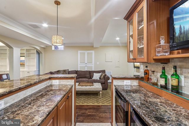 20276 MEDALIST DR, Ashburn, VA 20147