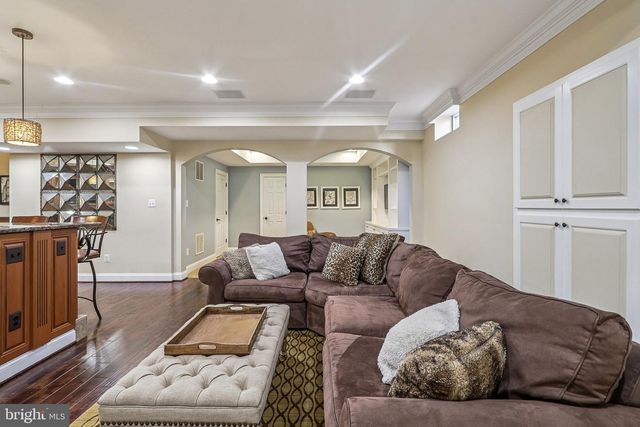 20276 MEDALIST DR, Ashburn, VA 20147