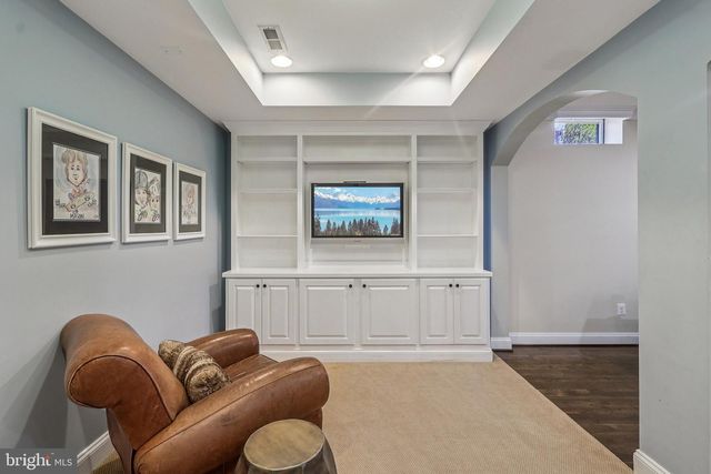 20276 MEDALIST DR, Ashburn, VA 20147