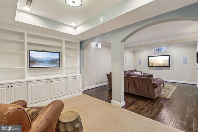 20276 MEDALIST DR, Ashburn, VA 20147