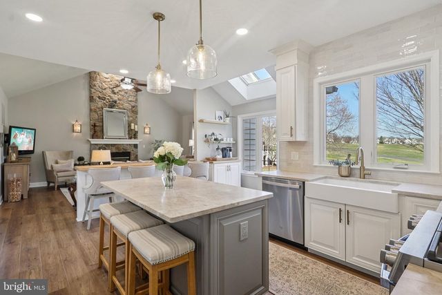 20276 MEDALIST DR, Ashburn, VA 20147