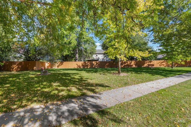 492 E Ridge Drive, Eagle, ID 83616