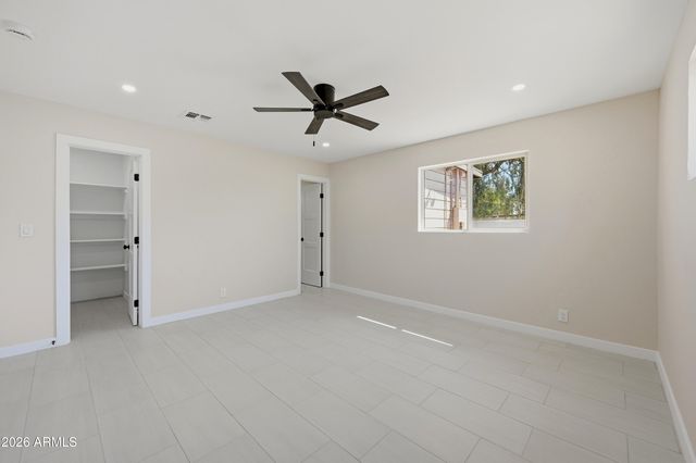 1325 E AVALON Drive, Phoenix, AZ 85014