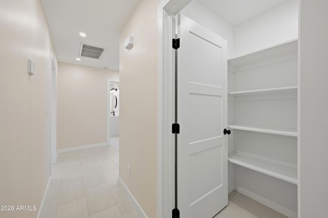 1325 E AVALON Drive, Phoenix, AZ 85014